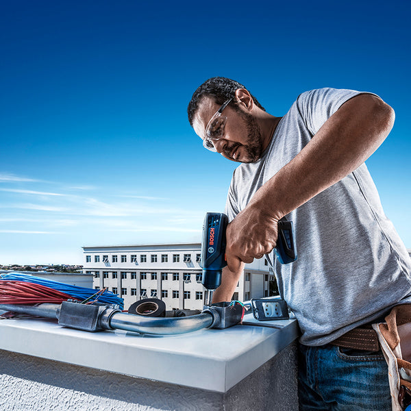 Furadeira e Parafusadeira a Bateria Smart Bosch com Carregador 10 Bits e Extensor Universal 12V 1/4" GSR 1000 Bivolt