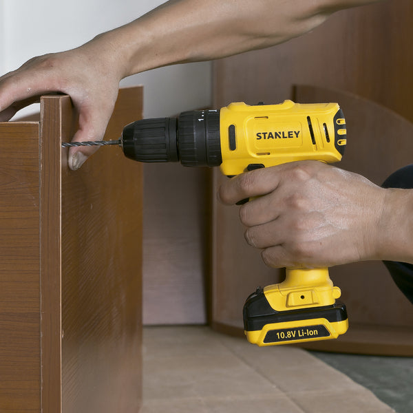 Furadeira e Parafusadeira Stanley de Impacto com 2 Baterias e Maleta 12V 3/8" SCH12S2K